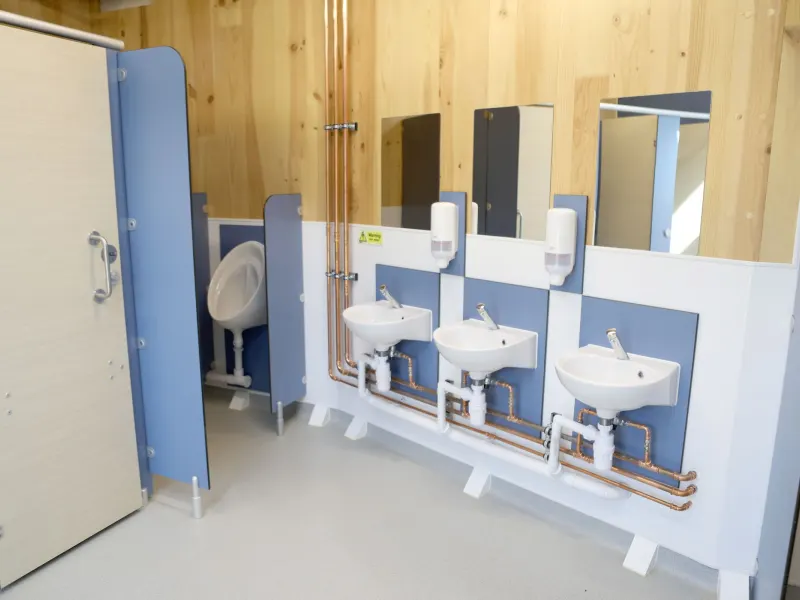 Washbasins and toilets in the shower block