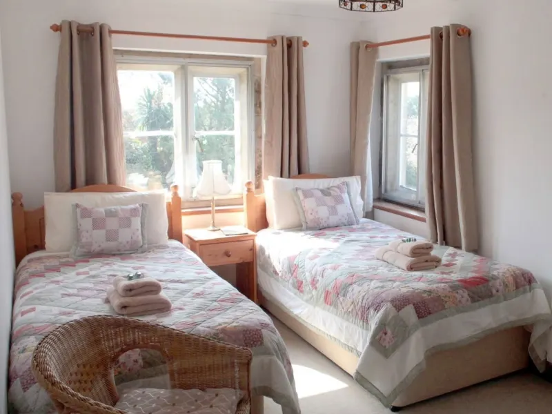 A sunny twin room at Lower Farm